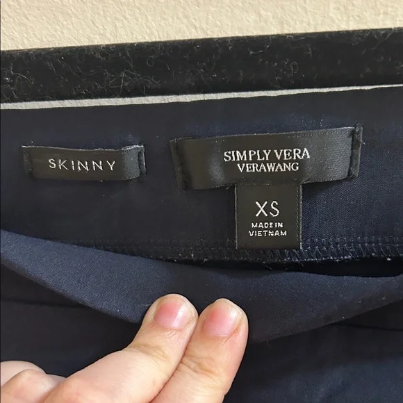 Simply Vera Vera Wang Navy Skinny Pants - Picture 2 of 7
